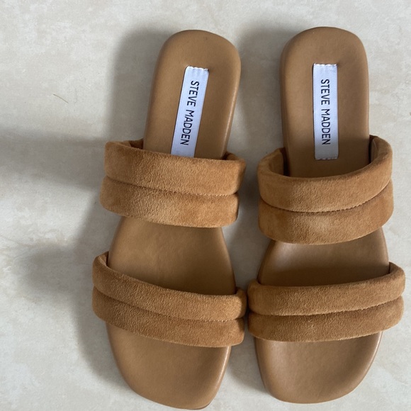 Casual Caramel Sandal - Picture 5 of 5